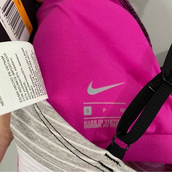 Nike Women’s V Neck Striped Workout Top size S - Picture 3 of 3